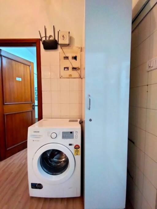 Mon Desire 5, Perry Cross Rd, Bandra West By Connekt Homes Bombay Eksteriør billede